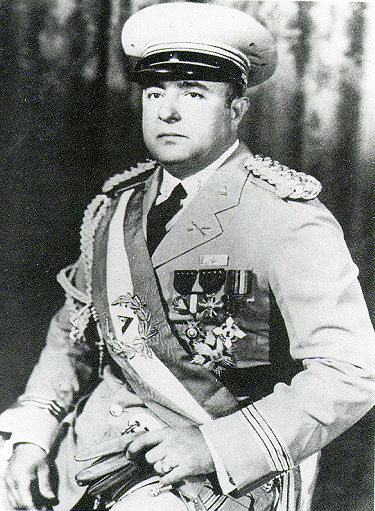 Anastasio Somoza García, November 1936. Unbekannter Fotograf / Latin American Studies / Wikimedia Commons. Via Wikimedia Commons. Kontextporträt; Gemeinfreiheitsbegründung auf der Dateiseite. Lizenzprüfung: 2026-09-26. Anastasio Somoza García, November 1936. Unbekannter Fotograf / Latin American Studies / Wikimedia Commons. Via Wikimedia Commons. Kontextporträt; Gemeinfreiheitsbegründung auf der Dateiseite. Lizenzprüfung: 2026-09-26.